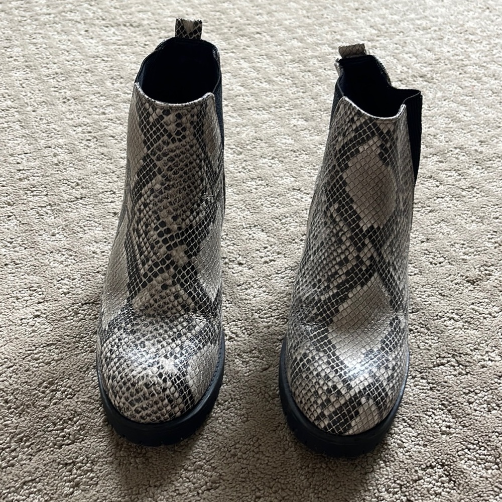 Size 8 snake skin boots